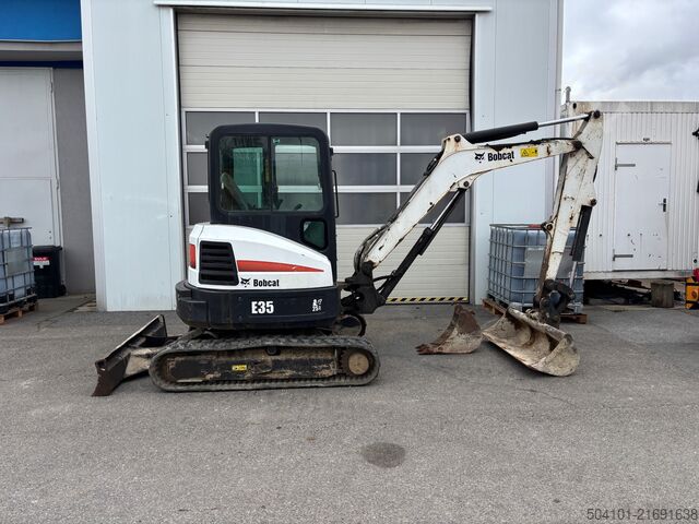 Mini excavator Bobcat E35 Bobcat E35