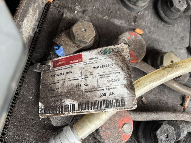 Stand-on gaffeltruck Linde D12SF