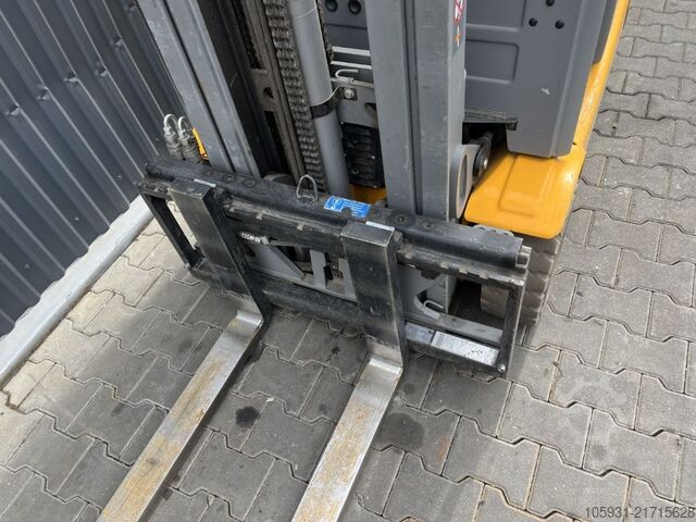 Elektrisk 3 -hjulet gaffeltruck Jungheinrich EFG216k