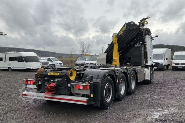 Γερανός τοποθετημένος σε φορτηγό MERCEDES-BENZ Arocs 3253 8x4 Abrollkipper Kran Palfinger 37002