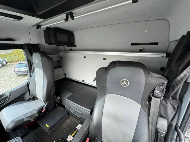 Autokran MERCEDES-BENZ Arocs 3253 8x4 Abrollkipper Kran Palfinger 37002