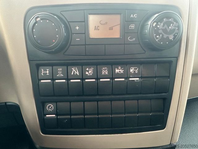 Flaklastbil med kapell MAN TGL 12.220 * ACC-SPUR-ASST *  BORDWAND * LBW *