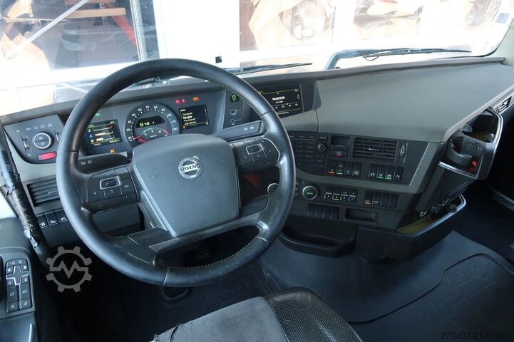 Standard-SZM Volvo FH 16.650 6X4/ RETARDER/ PTO/ 2X TANK/ PARK AIRCO