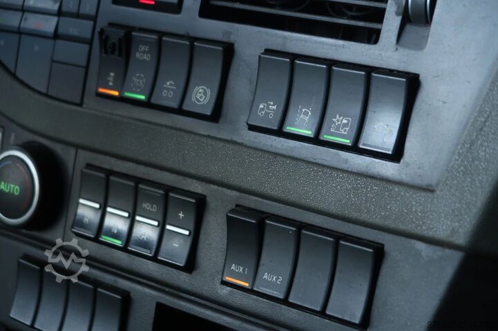 Standard-SZM Volvo FH 16.650 6X4/ RETARDER/ PTO/ 2X TANK/ PARK AIRCO