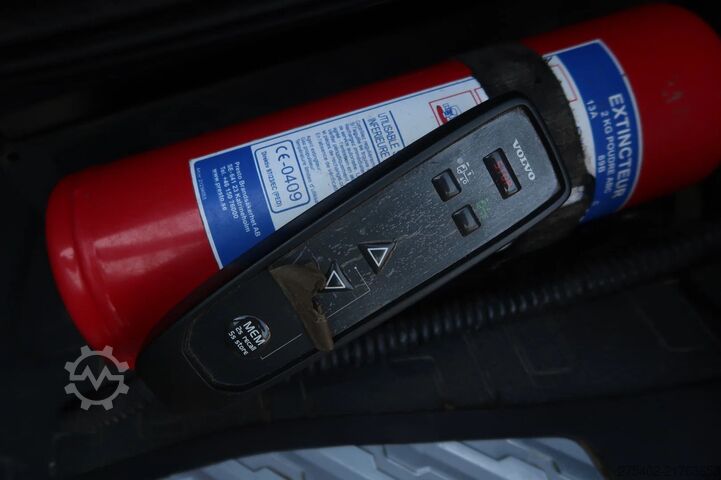 Standard-SZM Volvo FH 16.650 6X4/ RETARDER/ PTO/ 2X TANK/ PARK AIRCO