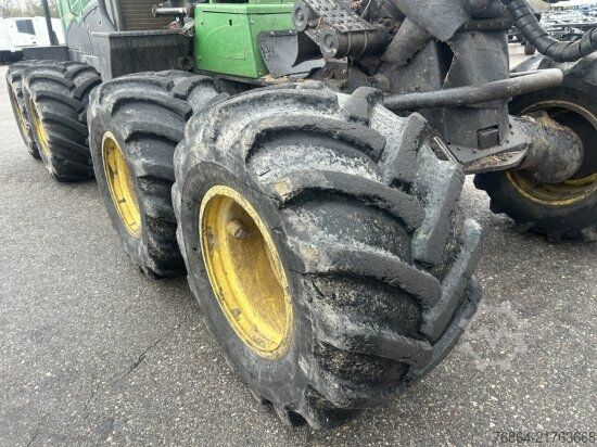 Vehicul forestier JOHN DEERE 1270G HARVESTER 8X8