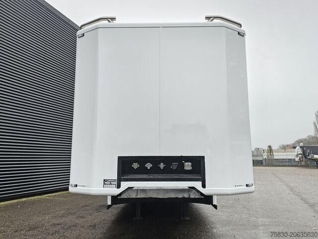Walizka Van Den Oever Trailers CAMPER TRAILER / MOBIL HOME