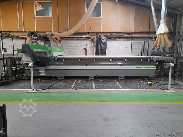 Centro de mecanizado con mesa nido BIESSE ROVER G 714