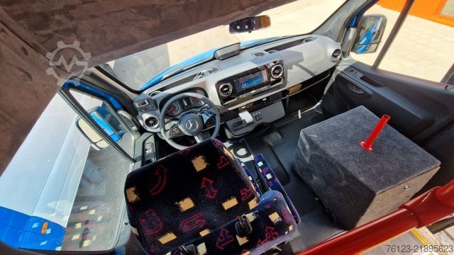 Minibusz MERCEDES-BENZ 517 / 515 Frontniederflur mit  GSR 3 Systeme