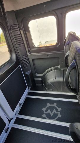 Minibusz FIAT Fiat Ducato 9 Sitzer Systemboden Rolli Stock