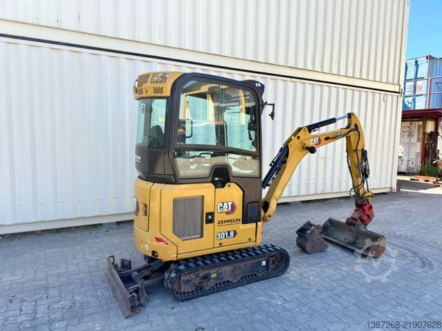 Mini ekskavatör CATERPILLAR 301.8 / 2021 BJ / 1.870 H/ 2 x Löffel/Powertilt