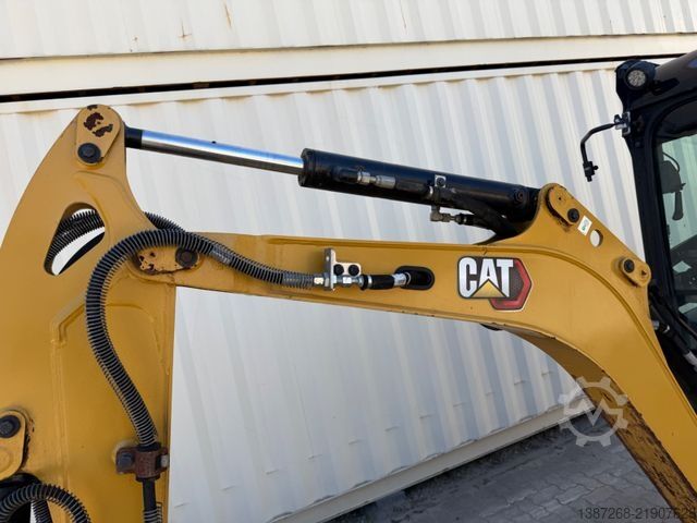 Mini ekskavatör CATERPILLAR 301.8 / 2021 BJ / 1.870 H/ 2 x Löffel/Powertilt
