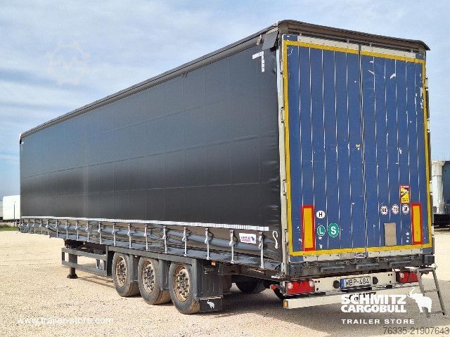 Otevřený návěs s plachtou Schmitz Cargobull Curtainsider Mega