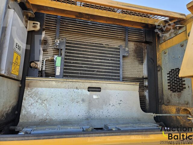 Crawler excavator Liebherr R 900 C Litronic