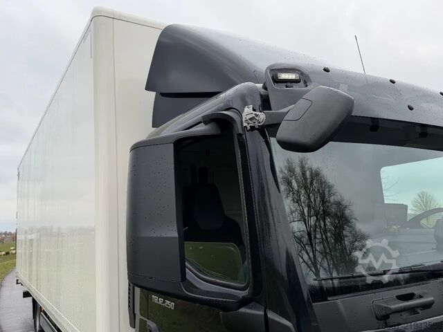 Kuffert JUNGE FAHRZEUGBAU GMBH TGL 12.250 TGL EURO6. 10-2023.