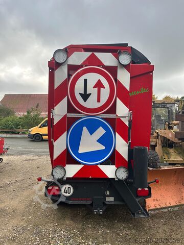 Yükleme bunkerli odun kırıcı Ufkes930 8 Greentec cheetah 30/8 Cheetah 30/8