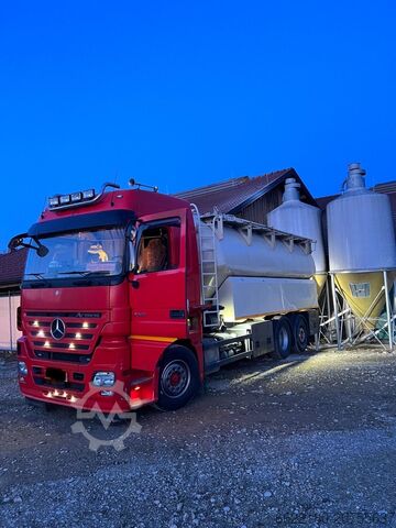 Silo truck Mercedes Benz 2544 L