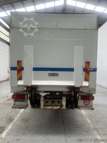Maleta Mercedes-Benz Axor 1823 181099 km