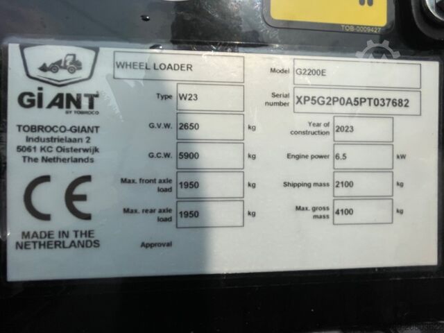 Wheel loader GiANT G 2200 E