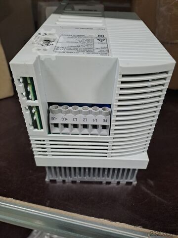 Vektör Frekans Konvertörü E82EV402K4C 4kW 320...526V IP20 Lenze E82EV402_4C
