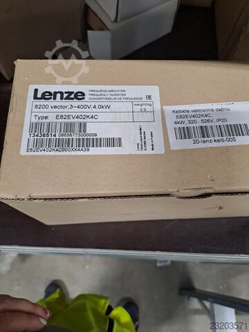 Vektör Frekans Konvertörü E82EV402K4C 4kW 320...526V IP20 Lenze E82EV402_4C