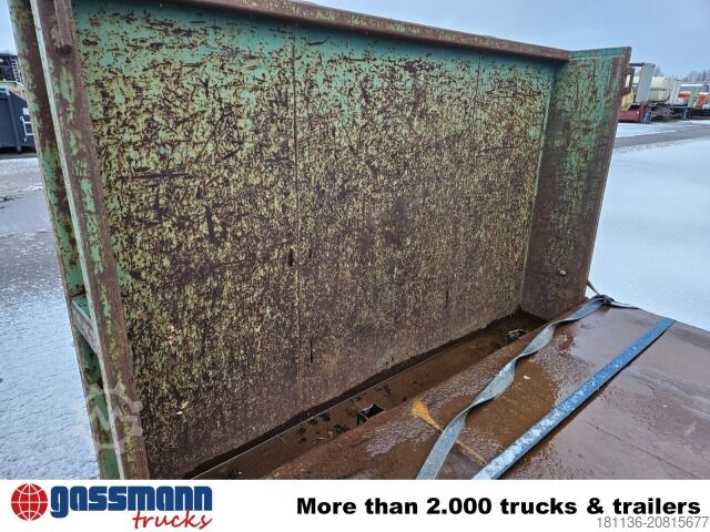 Abrollcontainer Abrollplattform mit Stirnwand