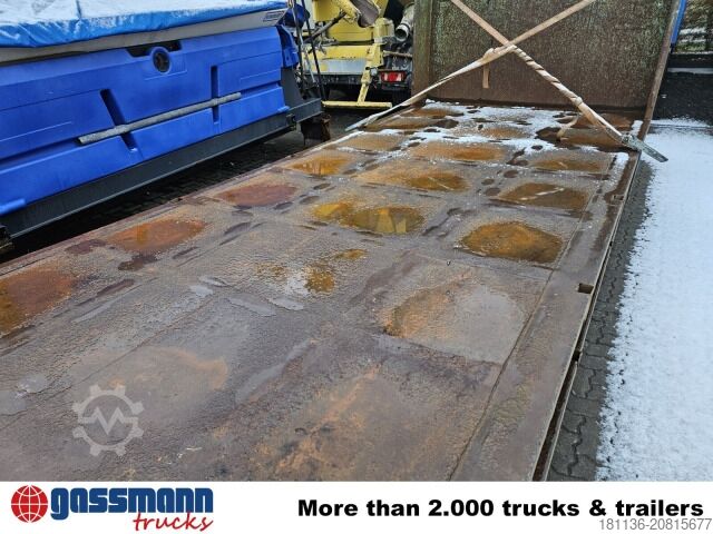 Abrollcontainer Abrollplattform mit Stirnwand