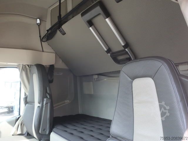 Standard tractor unit Volvo FH 500 Aero TC