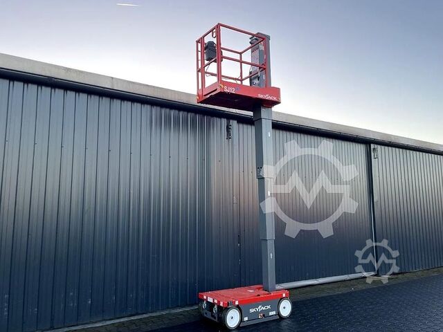 Ridicare verticală Skyjack SJ12