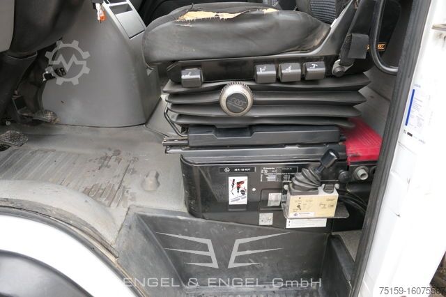 Transporter mit Kipper mercedes-benz Vario 816D mit Ladekran 3 Sitzer Standheizung HIAB XS 055 DUO - AHK