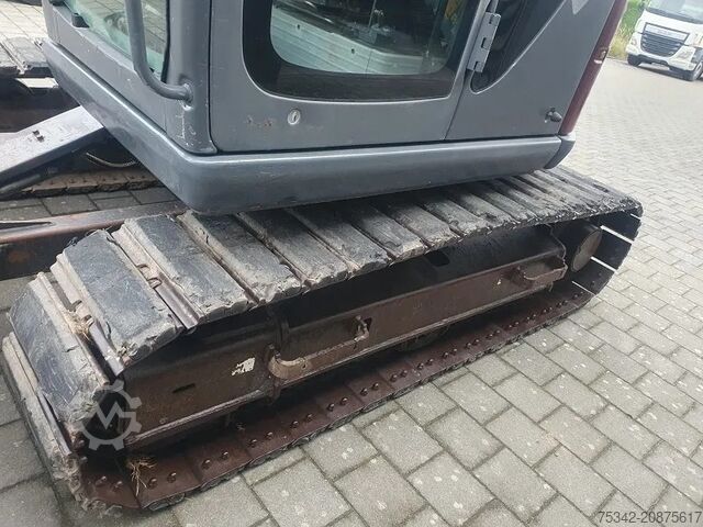 Minibagger New Holland Kobelco E70 - 8 TON