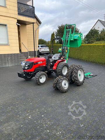 Traktor hátsó emelővillával és talajmaróval Fieldtrac 918 D