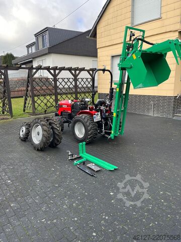 Traktor hátsó emelővillával és talajmaróval Fieldtrac 918 D