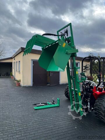 Traktor hátsó emelővillával és talajmaróval Fieldtrac 918 D