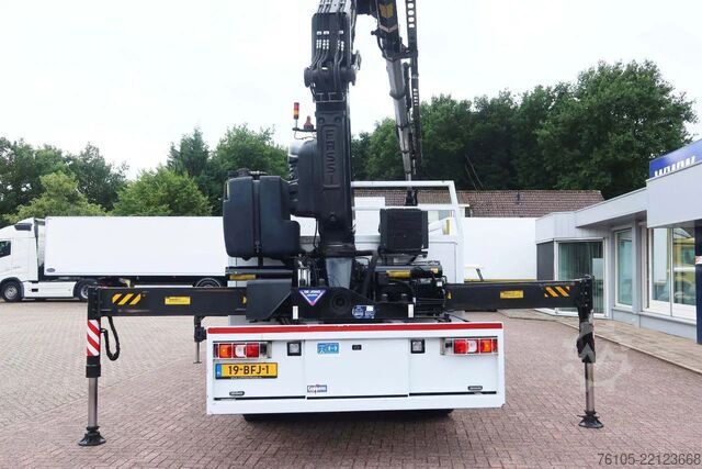 Vrachtwagen met kraan Mercedes-Benz Antos 2830 Kraanwagen open Laadbak Fassi F295 +...