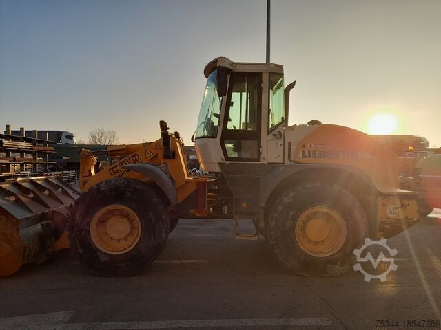 Kerekes rakodógép Liebherr L538