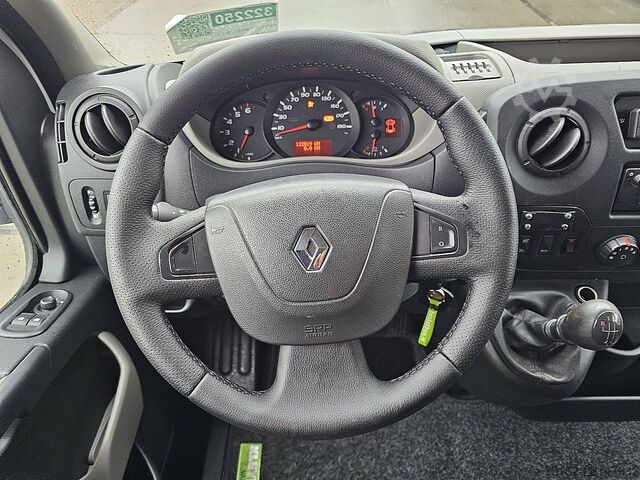 High-roof van RENAULT MASTER 2.3 L2H2 Navi Trekhaak!