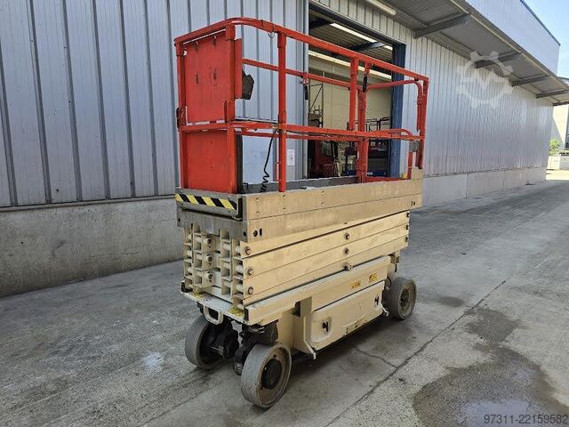 Podnośnik nożycowy JLG 2630ES