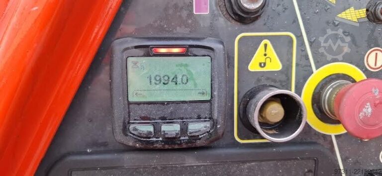 Przegubowa teleskopowa platforma robocza JLG 520AJ