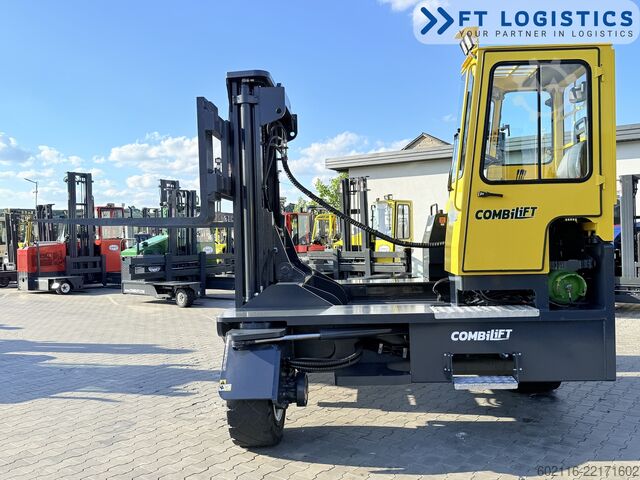 Carretilla retráctil de 4 vías Combilift C14000 GAS DUPLEX 3550 FREE-LIFT