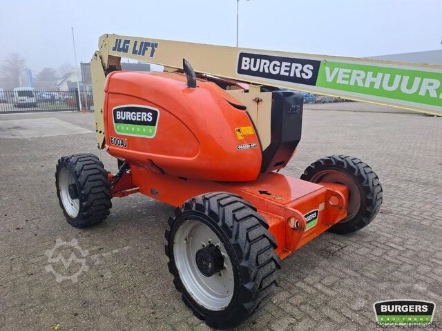 Αρθρωτή τηλεσκοπική πλατφόρμα εργασίας JLG 600AJ