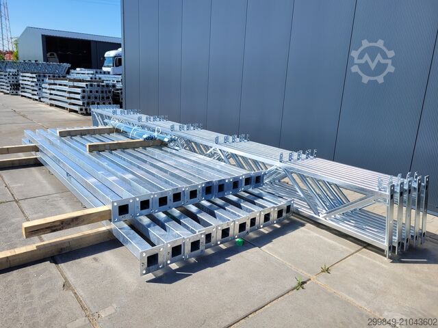 7x32 galvaniserad stålkonstruktion för hall BATOR 7m Konstrukcja stalowa