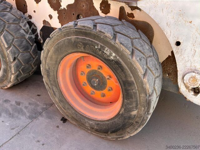 Chargeur Bobcat S175