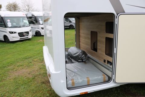 Félintegrált lakóautó Eura Mobil Profila T 720 EB
