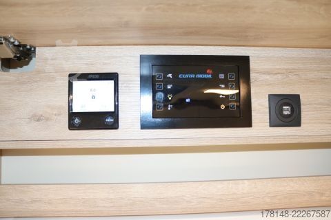 Félintegrált lakóautó Eura Mobil Profila T 720 EB