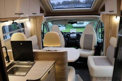 Félintegrált lakóautó Eura Mobil Profila T 720 EB