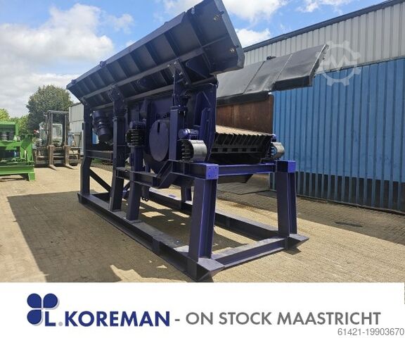 SBM Hopper with Vibrating Chute and Grizzly Screening Machine