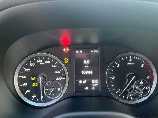Minibus Mercedes-Benz Vito 116 CDI Tourer 2xKlima Kamera LED