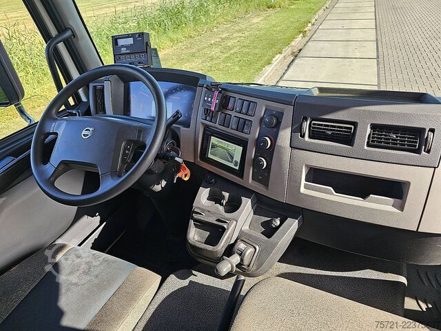 Koel-vriestransport VOLVO FL 210.14 CARRIER TAILLIFT