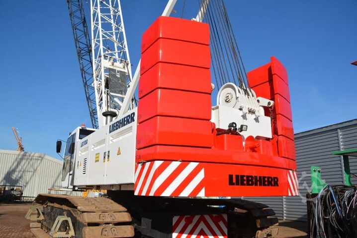 Mobile crane Liebherr LR 1100